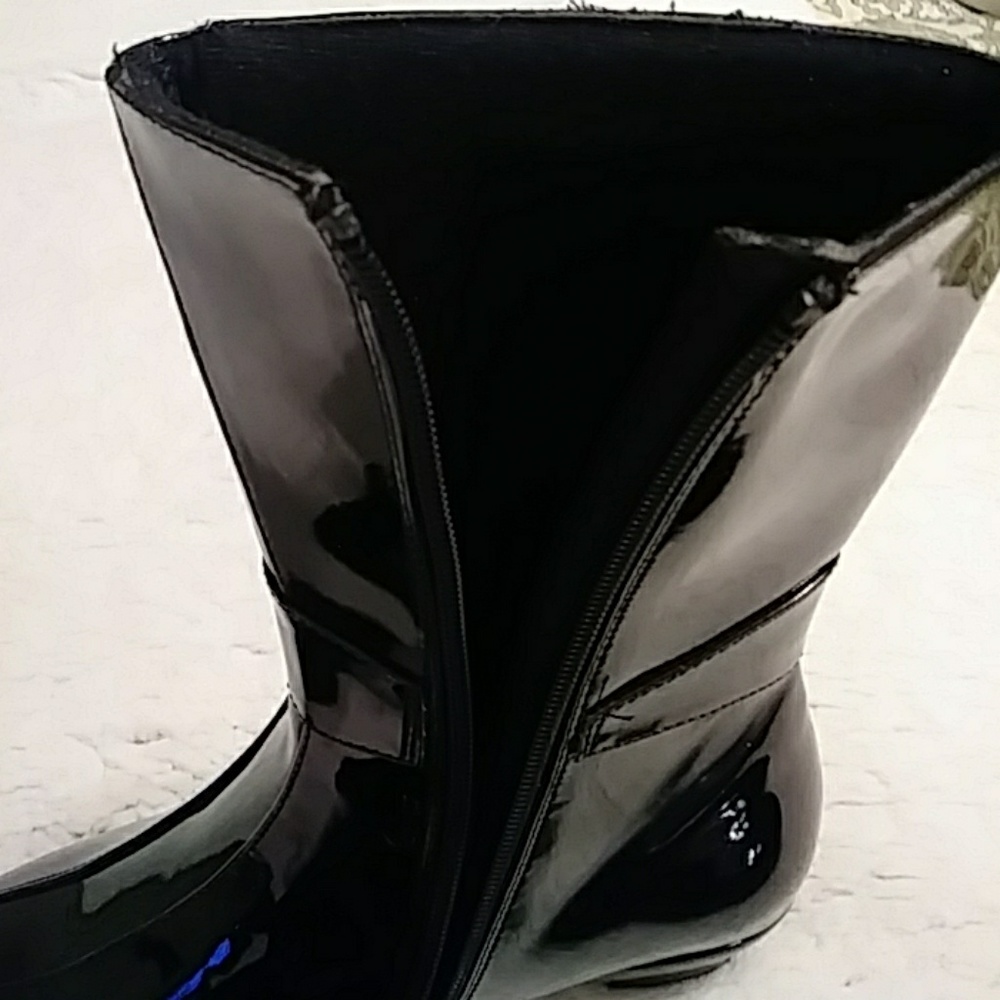 Boots - Picture 6 of 8